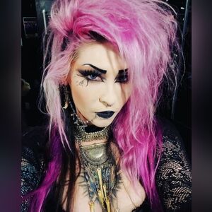 Meet your Posher, Daniella